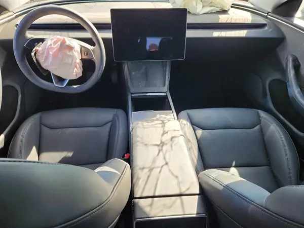 5YJ3E1EA2RF725569 2024 TESLA MODEL 3 - Image 8
