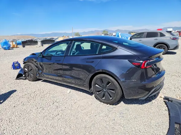 5YJ3E1EA2RF725944 2024 TESLA MODEL 3 - Image 2