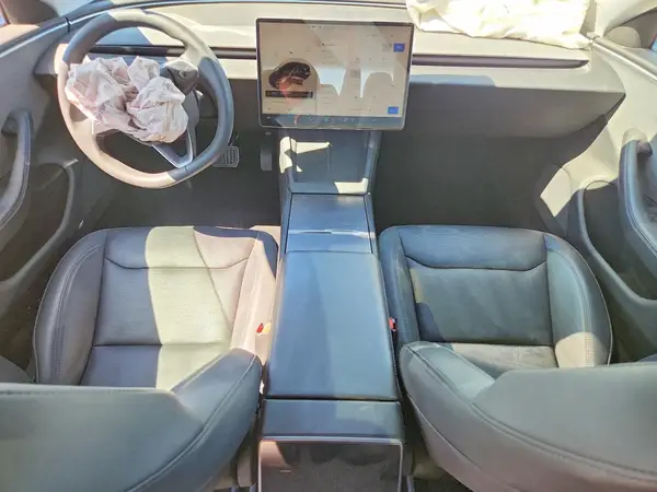 5YJ3E1EA2RF725944 2024 TESLA MODEL 3 - Image 8