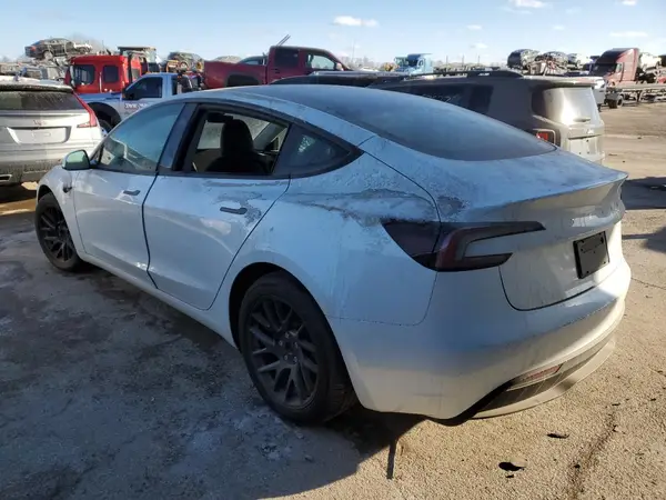 5YJ3E1EA2RF729721 2024 TESLA MODEL 3 - Image 2