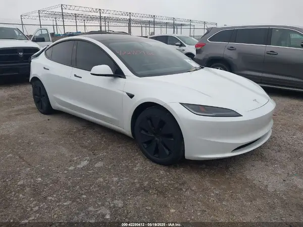 5YJ3E1EA2RF731579 2024 TESLA MODEL 3 - Image 1