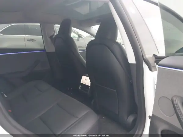 5YJ3E1EA2RF731579 2024 TESLA MODEL 3 - Image 8