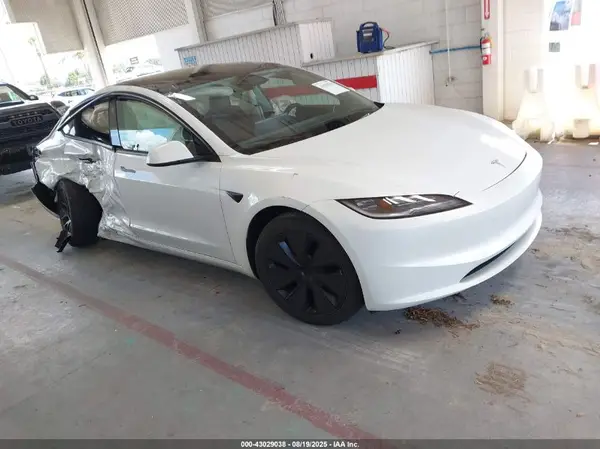 5YJ3E1EA2RF732554 2024 TESLA MODEL 3 - Image 1