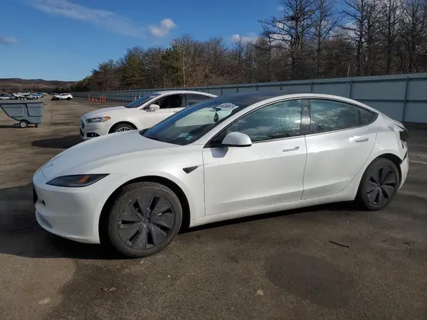 5YJ3E1EA2RF733011 2024 TESLA MODEL 3 - Image 1