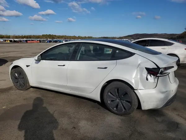 5YJ3E1EA2RF733011 2024 TESLA MODEL 3 - Image 2