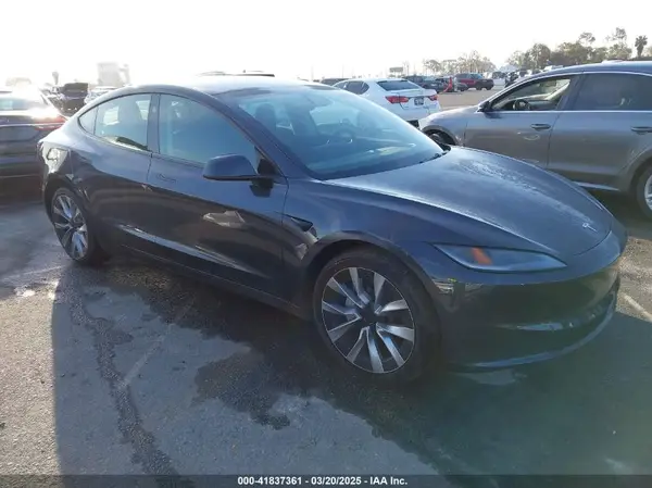 5YJ3E1EA2RF742887 2024 TESLA MODEL 3 - Image 1