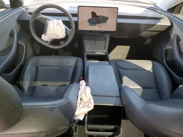 5YJ3E1EA2RF743585 2024 TESLA MODEL 3 - Image 8