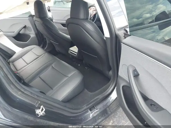 5YJ3E1EA2RF743635 2024 TESLA MODEL 3 - Image 8