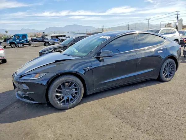 5YJ3E1EA2RF747636 2024 TESLA MODEL 3 - Image 1