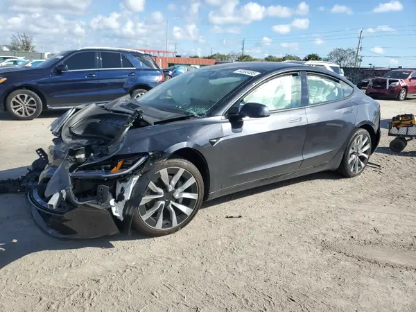 5YJ3E1EA2RF752321 2024 TESLA MODEL 3 - Image 1