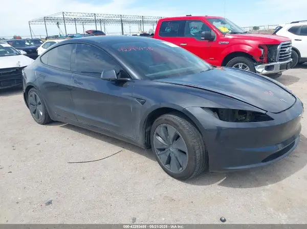 5YJ3E1EA2RF761519 2024 TESLA MODEL 3 - Image 1