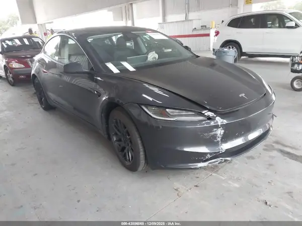 5YJ3E1EA2RF761536 2024 TESLA MODEL 3 - Image 1