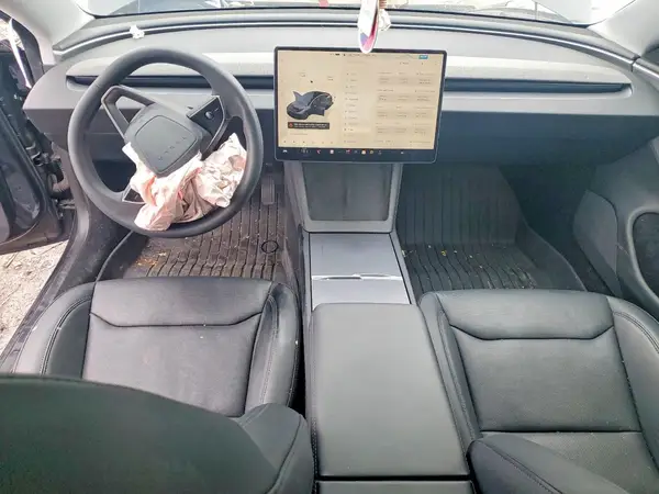 5YJ3E1EA2RF765800 2024 TESLA MODEL 3 - Image 8