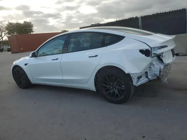 5YJ3E1EA2RF767269 2024 TESLA MODEL 3 - Image 2