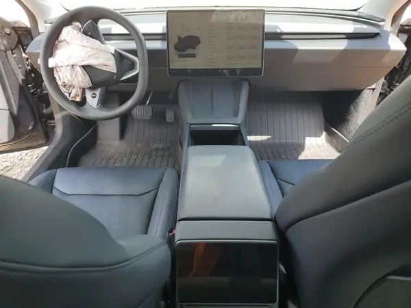 5YJ3E1EA2RF774111 2024 TESLA MODEL 3 - Image 8