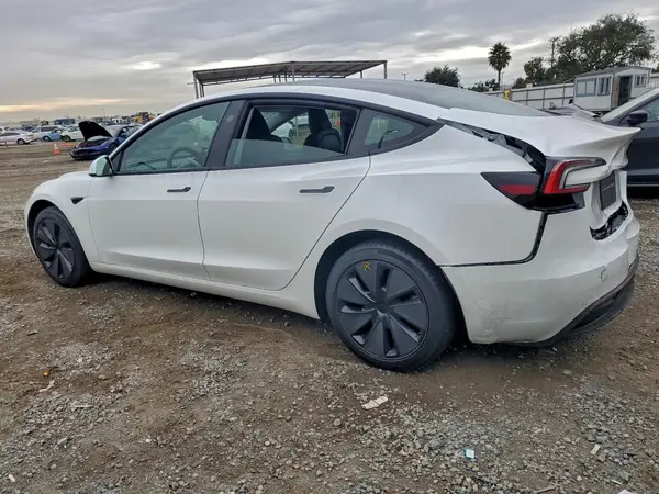 5YJ3E1EA2RF823677 2024 TESLA MODEL 3 - Image 2