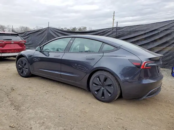 5YJ3E1EA2RF824084 2024 TESLA MODEL 3 - Image 2