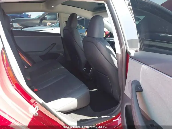 5YJ3E1EA2RF825011 2024 TESLA MODEL 3 - Image 8