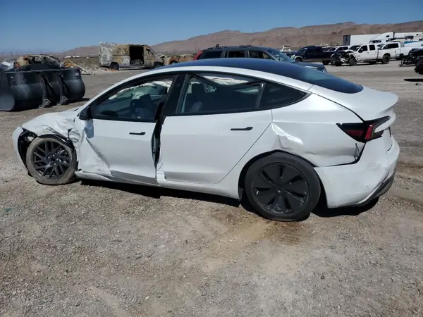 5YJ3E1EA2RF828426 2024 TESLA MODEL 3 - Image 2