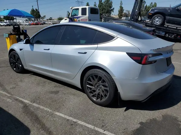 5YJ3E1EA2RF831732 2024 TESLA MODEL 3 - Image 2