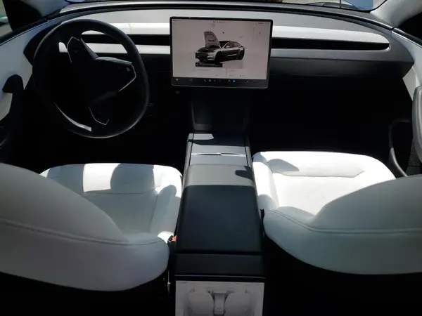 5YJ3E1EA2RF831732 2024 TESLA MODEL 3 - Image 8