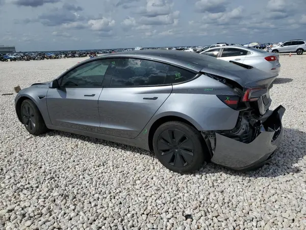 5YJ3E1EA2RF853570 2024 TESLA MODEL 3 - Image 2