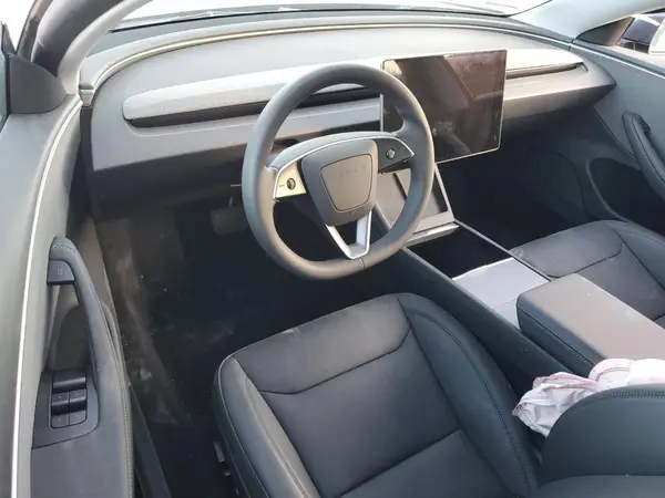 5YJ3E1EA2RF860860 2024 TESLA MODEL 3 - Image 8