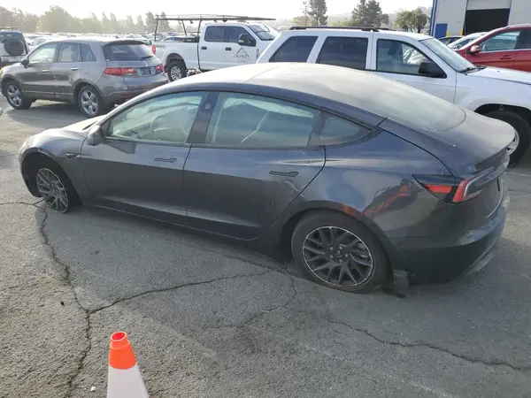 5YJ3E1EA2RF863029 2024 TESLA MODEL 3 - Image 2