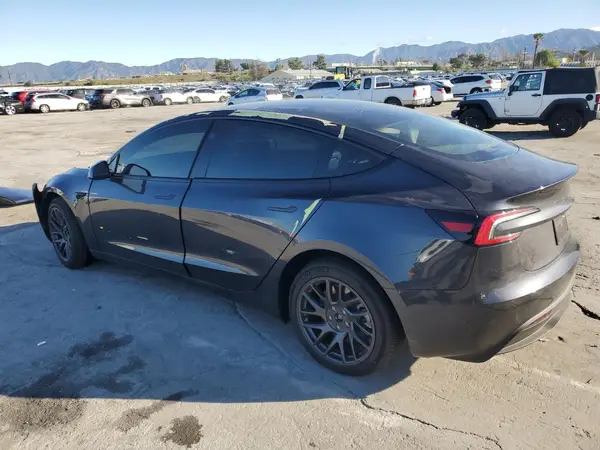 5YJ3E1EA2RF864438 2024 TESLA MODEL 3 - Image 2