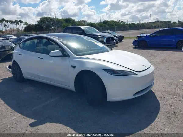 5YJ3E1EA2RF870661 2024 TESLA MODEL 3 - Image 1