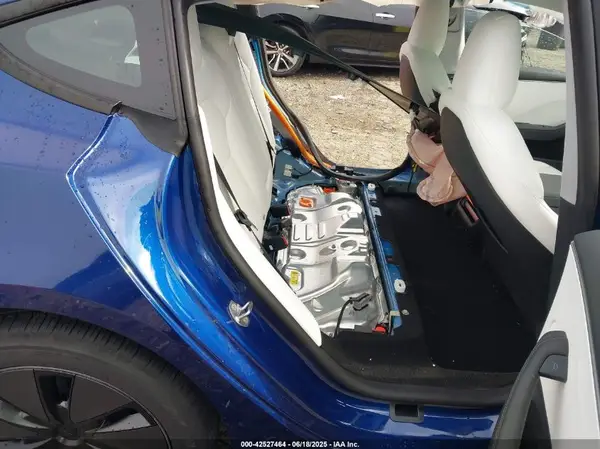 5YJ3E1EA2SF001516 2025 TESLA MODEL 3 - Image 8