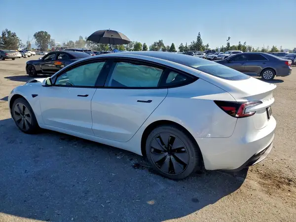 5YJ3E1EA2SF005484 2025 TESLA MODEL 3 - Image 2