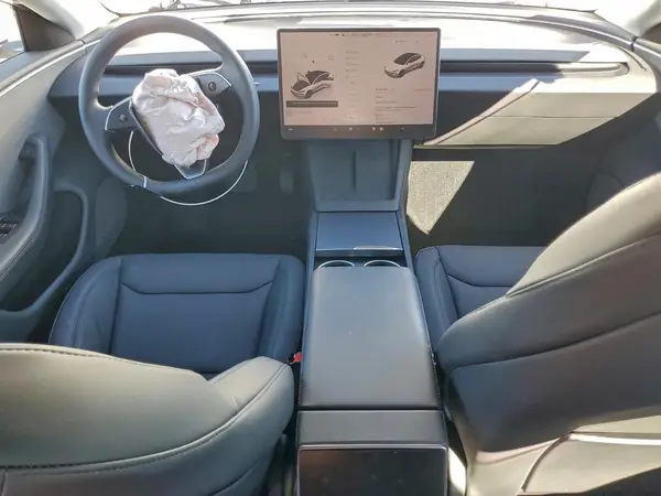 5YJ3E1EA2SF005484 2025 TESLA MODEL 3 - Image 8