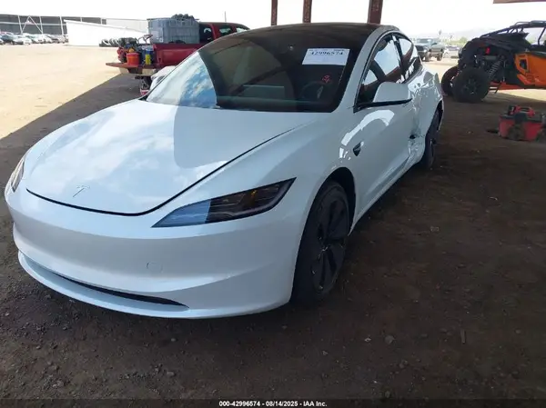 5YJ3E1EA2SF008269 2025 TESLA MODEL 3 - Image 2