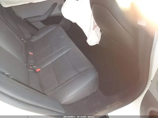 5YJ3E1EA2SF008269 2025 TESLA MODEL 3 - Image 8