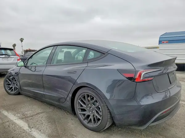 5YJ3E1EA2SF012466 2025 TESLA MODEL 3 - Image 2