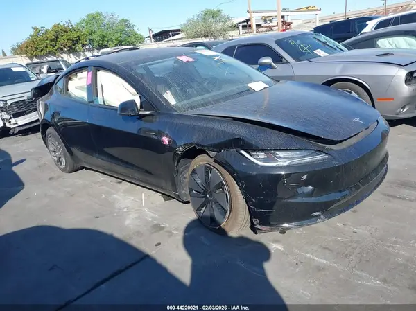 5YJ3E1EA2SF013035 2025 TESLA MODEL 3 - Image 1