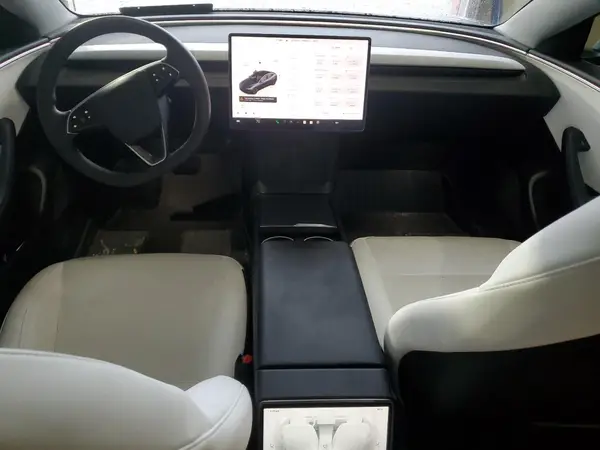 5YJ3E1EA2SF014850 2025 TESLA MODEL 3 - Image 8
