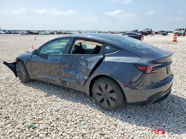5YJ3E1EA2SF014945 2025 TESLA MODEL 3 - Image 2