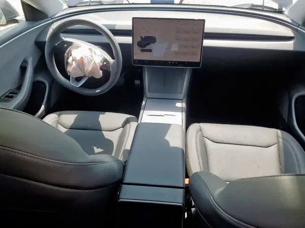 5YJ3E1EA2SF014945 2025 TESLA MODEL 3 - Image 8