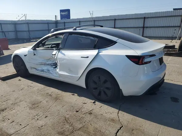 5YJ3E1EA2SF018008 2025 TESLA MODEL 3 - Image 2