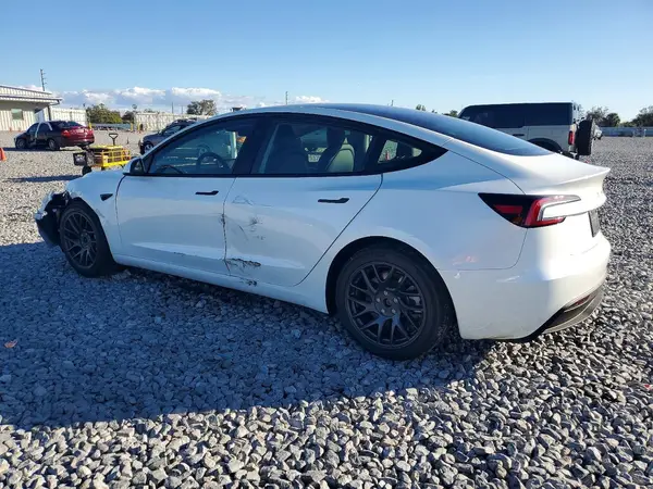 5YJ3E1EA2SF021359 2025 TESLA MODEL 3 - Image 2