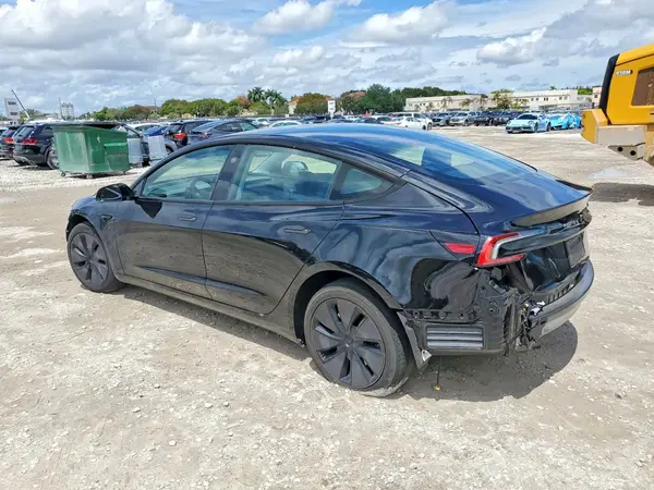 5YJ3E1EA2SF022124 2025 TESLA MODEL 3 - Image 2
