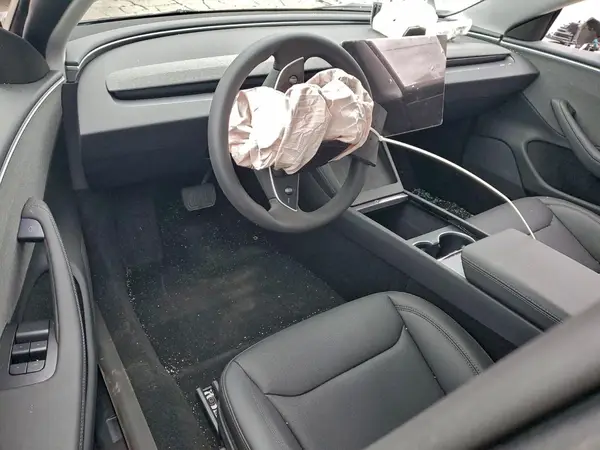 5YJ3E1EA2SF024360 2025 TESLA MODEL 3 - Image 8
