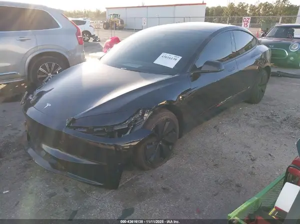 5YJ3E1EA2SF024584 2025 TESLA MODEL 3 - Image 2