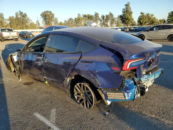 5YJ3E1EA2SF025475 2025 TESLA MODEL 3 - Image 2