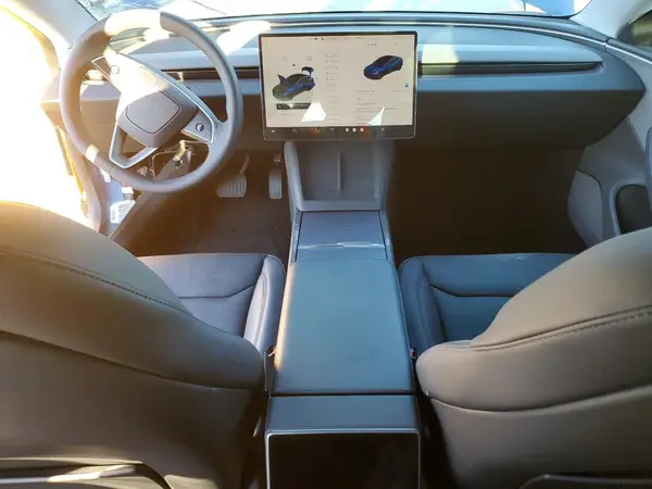 5YJ3E1EA2SF025475 2025 TESLA MODEL 3 - Image 8
