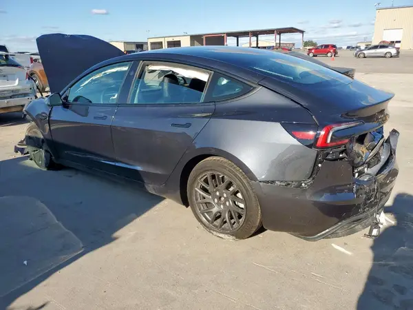 5YJ3E1EA2SF030806 2025 TESLA MODEL 3 - Image 2