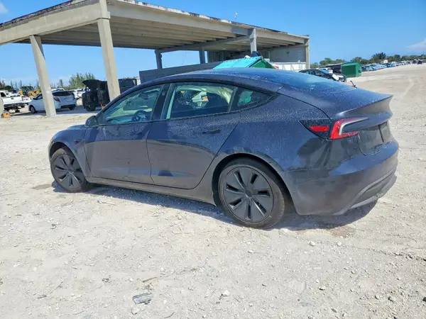 5YJ3E1EA2SF031342 2025 TESLA MODEL 3 - Image 2