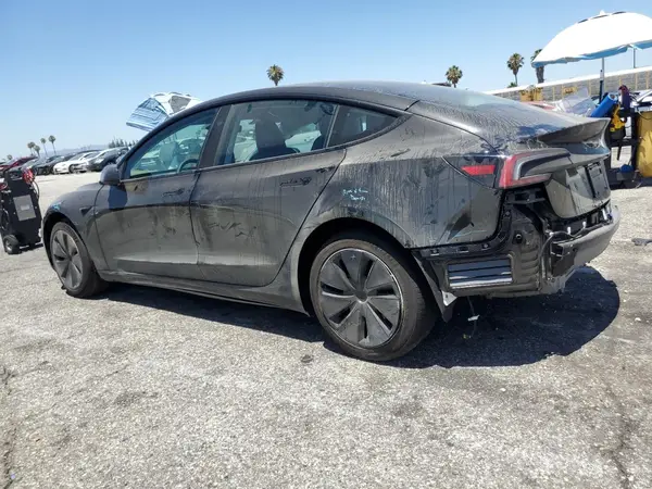 5YJ3E1EA2SF034905 2025 TESLA MODEL 3 - Image 2